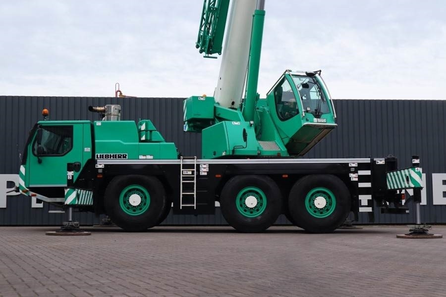 Liebherr LTM1050-3.1 6x6x6 Drive, VarioBase, 50t Capacity,  - All terrain crane: picture 2 Liebherr LTM1050-3.1 6x6x6 Drive, VarioBase, 50t Capacity,  - All terrain crane: picture 2