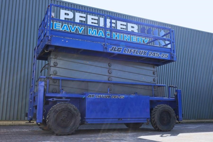 Liftlux SL245-25D 4WD Diesel, 4x4 Drive, 26.5m Working Hei - Scissor lift: picture 1 Liftlux SL245-25D 4WD Diesel, 4x4 Drive, 26.5m Working Hei - Scissor lift: picture 1