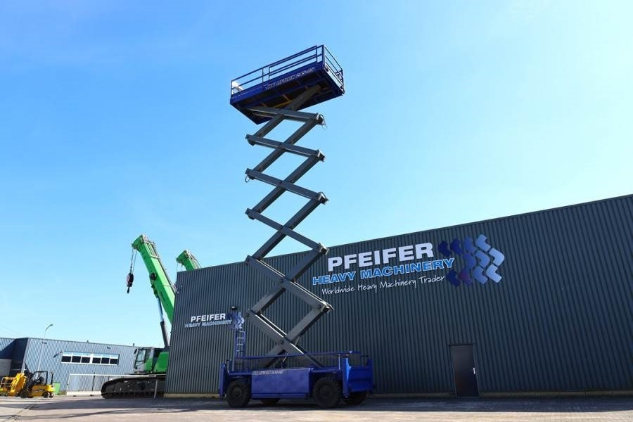 Liftlux SL245-25D 4WD Diesel, 4x4 Drive, 26.5m Working Hei - Scissor lift: picture 3 Liftlux SL245-25D 4WD Diesel, 4x4 Drive, 26.5m Working Hei - Scissor lift: picture 3