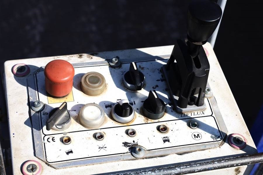 Liftlux SL245-25D 4WD Diesel, 4x4 Drive, 26.5m Working Hei - Scissor lift: picture 4 Liftlux SL245-25D 4WD Diesel, 4x4 Drive, 26.5m Working Hei - Scissor lift: picture 4