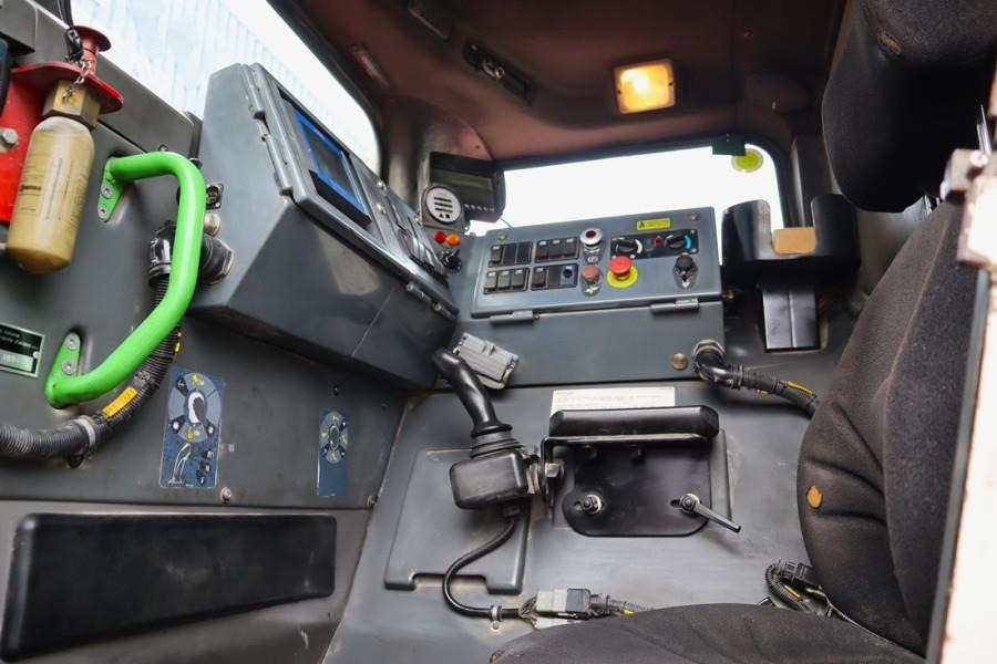 Sandvik LH410 Diesel, 4x4 Drive, 10t Capacity, Tilting Buc  - Wheel loader: picture 4 Sandvik LH410 Diesel, 4x4 Drive, 10t Capacity, Tilting Buc  - Wheel loader: picture 4