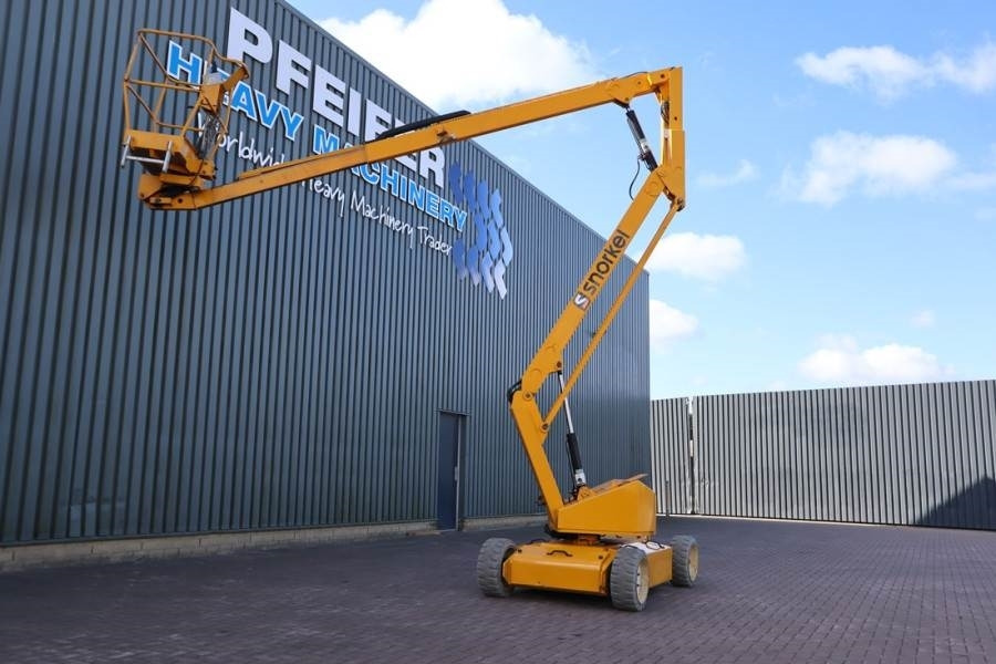 Snorkel A38E Electric, 13.5m Working Height, 6.1m Reach, 2 - Articulated boom: picture 2 Snorkel A38E Electric, 13.5m Working Height, 6.1m Reach, 2 - Articulated boom: picture 2