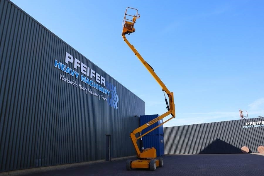 Snorkel A38E Electric, 13.5m Working Height, 6.1m Reach, 2 - Articulated boom: picture 3 Snorkel A38E Electric, 13.5m Working Height, 6.1m Reach, 2 - Articulated boom: picture 3
