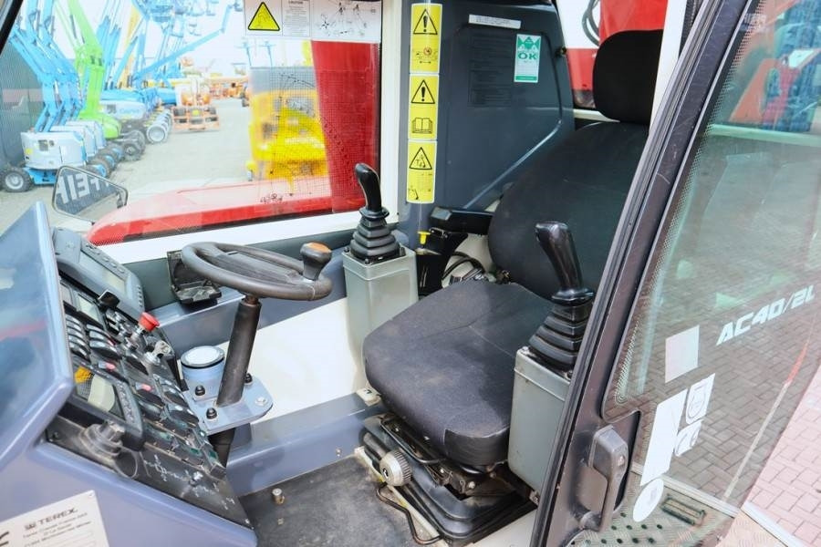 Terex AC40/2L Diesel, 4x4 Drive And 4-Wheel Steering, 40 - All terrain crane: picture 5 Terex AC40/2L Diesel, 4x4 Drive And 4-Wheel Steering, 40 - All terrain crane: picture 5