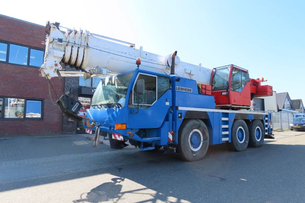 Liebherr LTM 1055-1 - All terrain crane: picture 1 Liebherr LTM 1055-1 - All terrain crane: picture 1