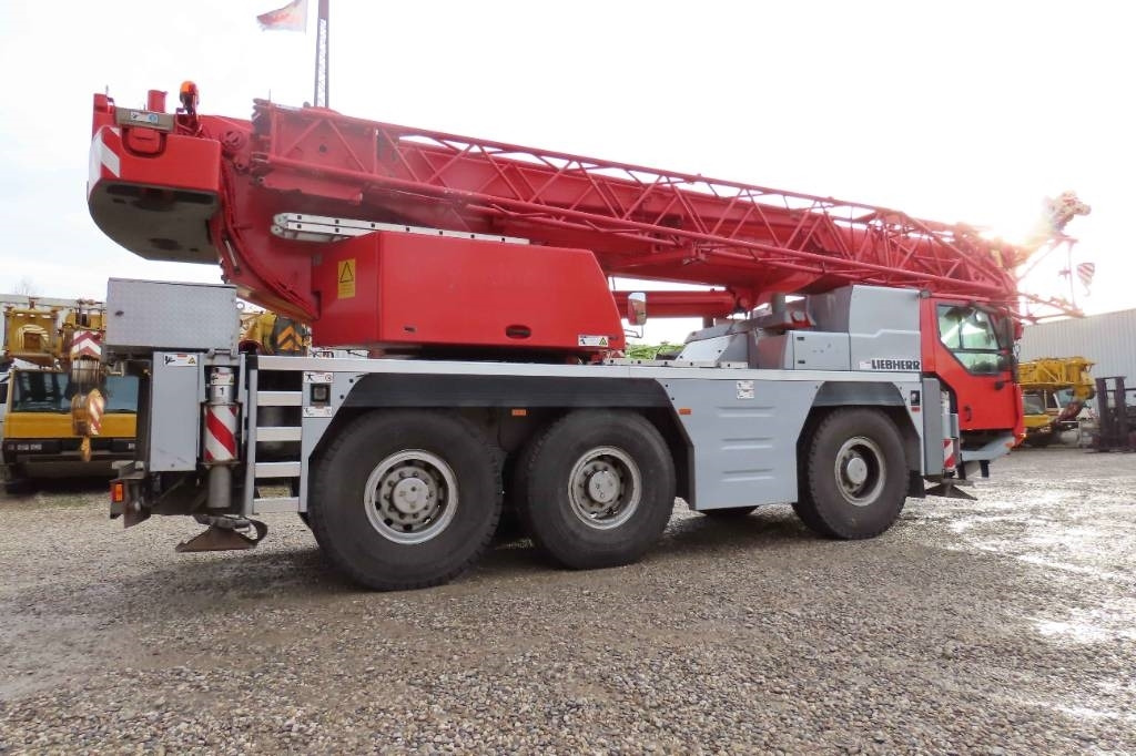 Liebherr LTM 1055-3.2 - All terrain crane: picture 3 Liebherr LTM 1055-3.2 - All terrain crane: picture 3