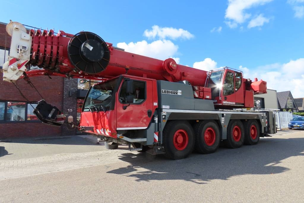 Liebherr LTM 1070-4.2  - All terrain crane: picture 1 Liebherr LTM 1070-4.2  - All terrain crane: picture 1
