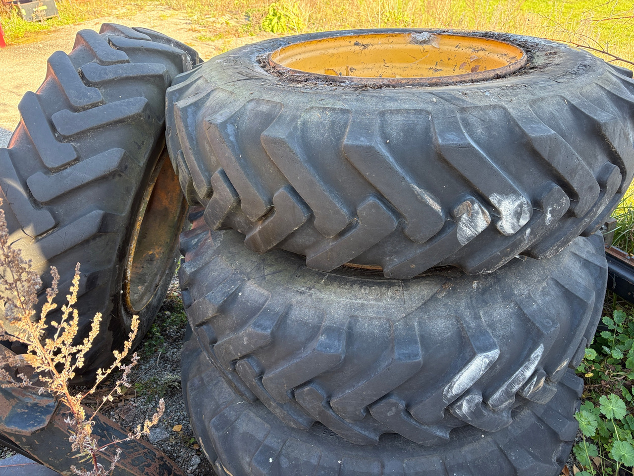 15.5-25 - Tire for Construction machinery: picture 1 15.5-25 - Tire for Construction machinery: picture 1