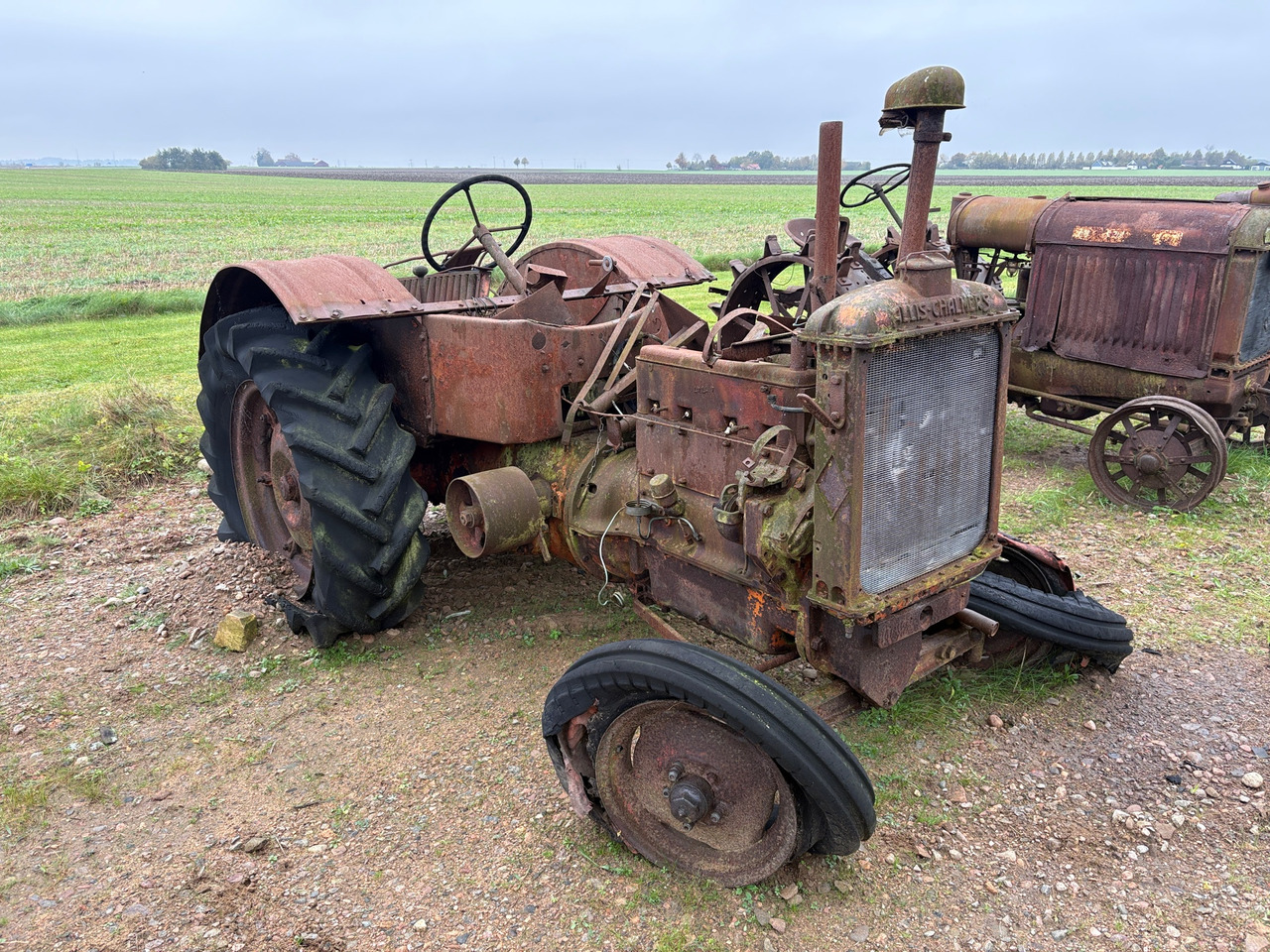 Allis-Chalmers  - Farm tractor: picture 1 Allis-Chalmers  - Farm tractor: picture 1