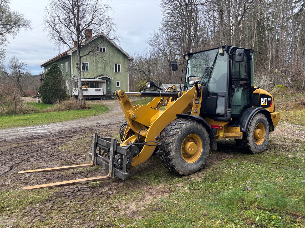 CAT 906H2 - Wheel loader: picture 1 CAT 906H2 - Wheel loader: picture 1