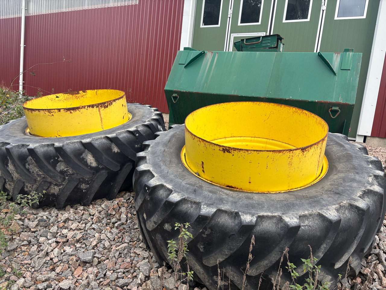 Dubbelmontage 650/65R42 till John Deere bak 2st - Tire for Agricultural machinery: picture 1 Dubbelmontage 650/65R42 till John Deere bak 2st - Tire for Agricultural machinery: picture 1
