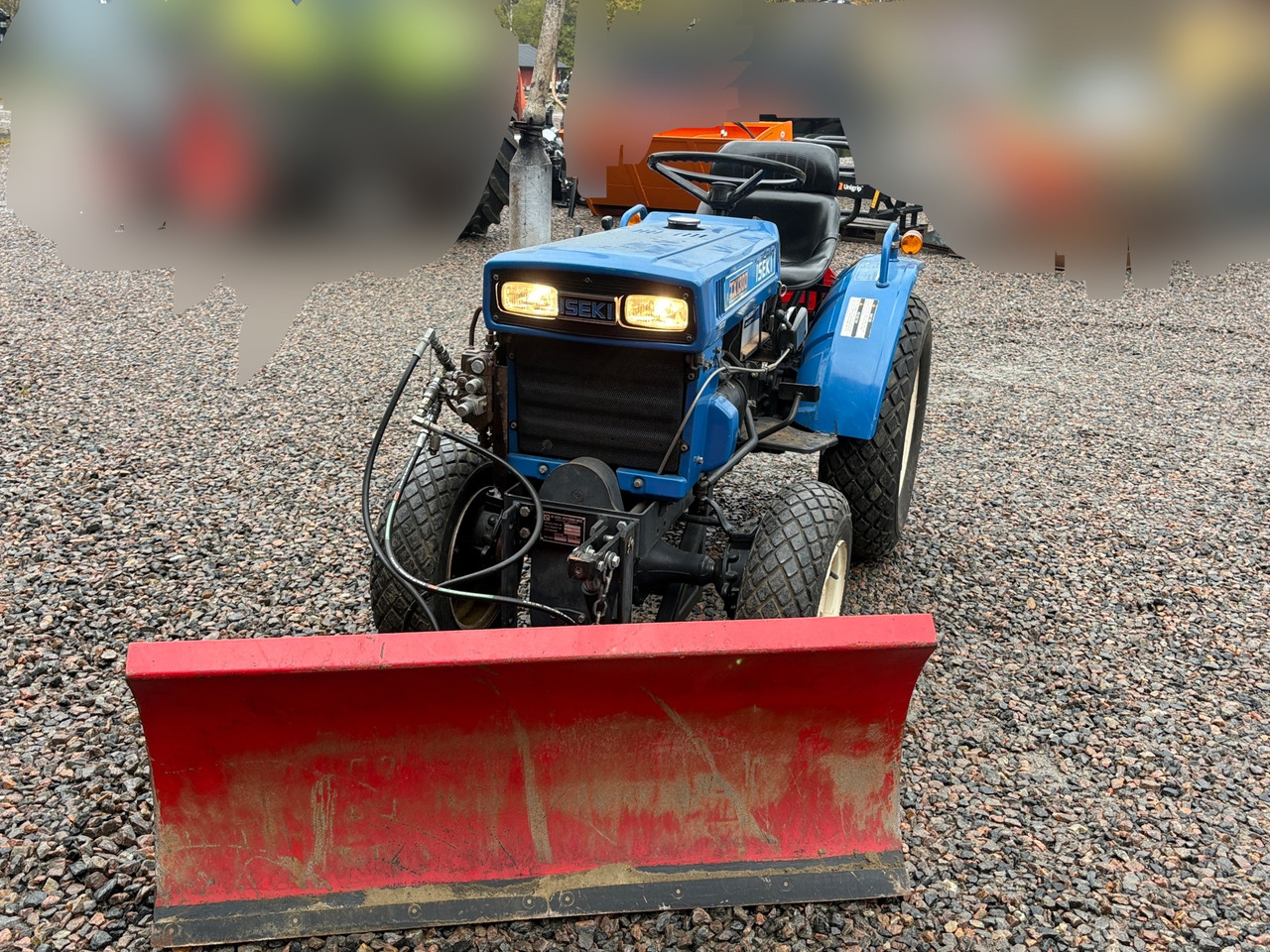 Iseki TX1300 - Farm tractor: picture 1 Iseki TX1300 - Farm tractor: picture 1