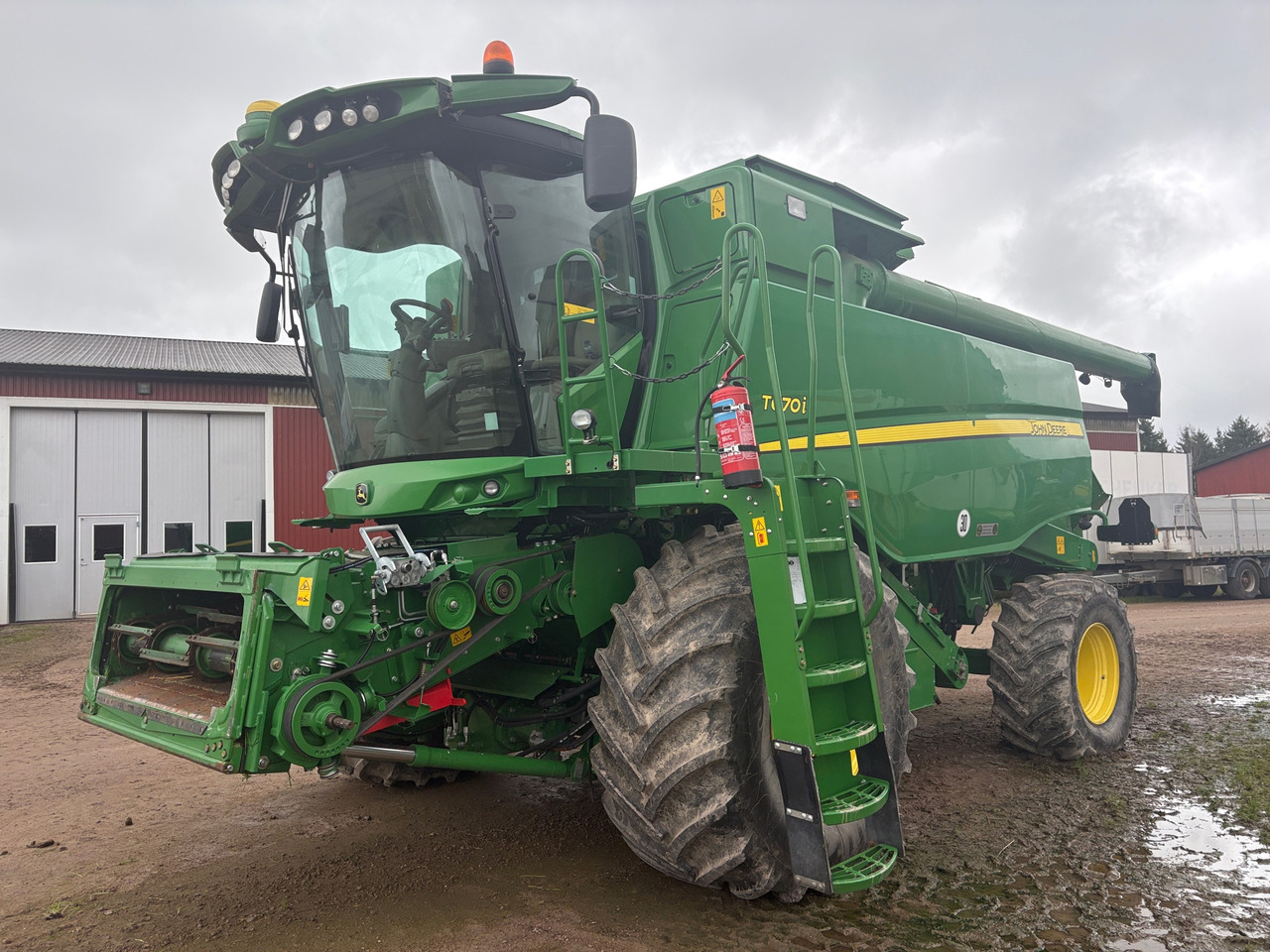 John Deere T670I - Combine harvester: picture 1 John Deere T670I - Combine harvester: picture 1
