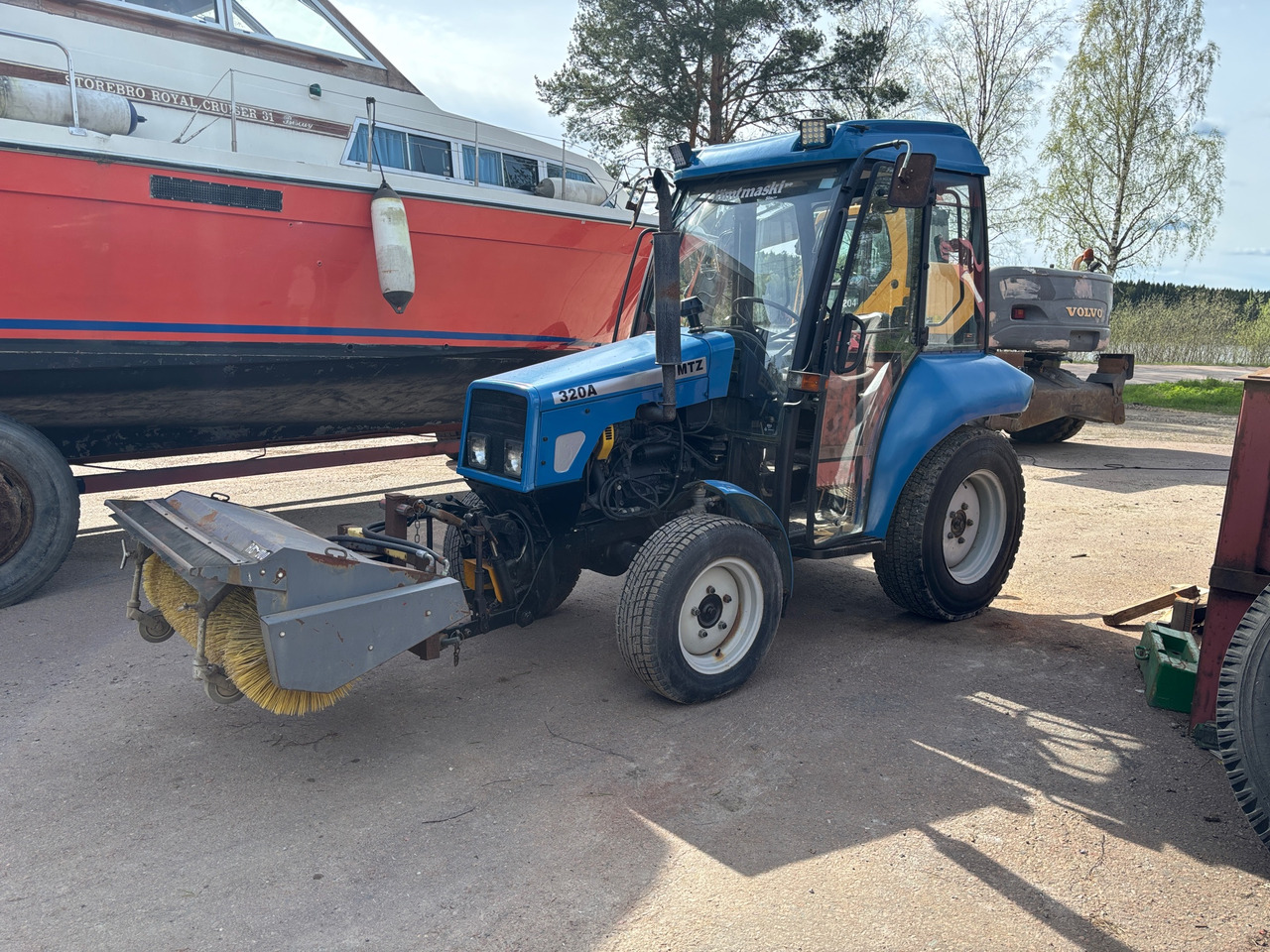 MTZ 320A - Farm tractor: picture 1 MTZ 320A - Farm tractor: picture 1