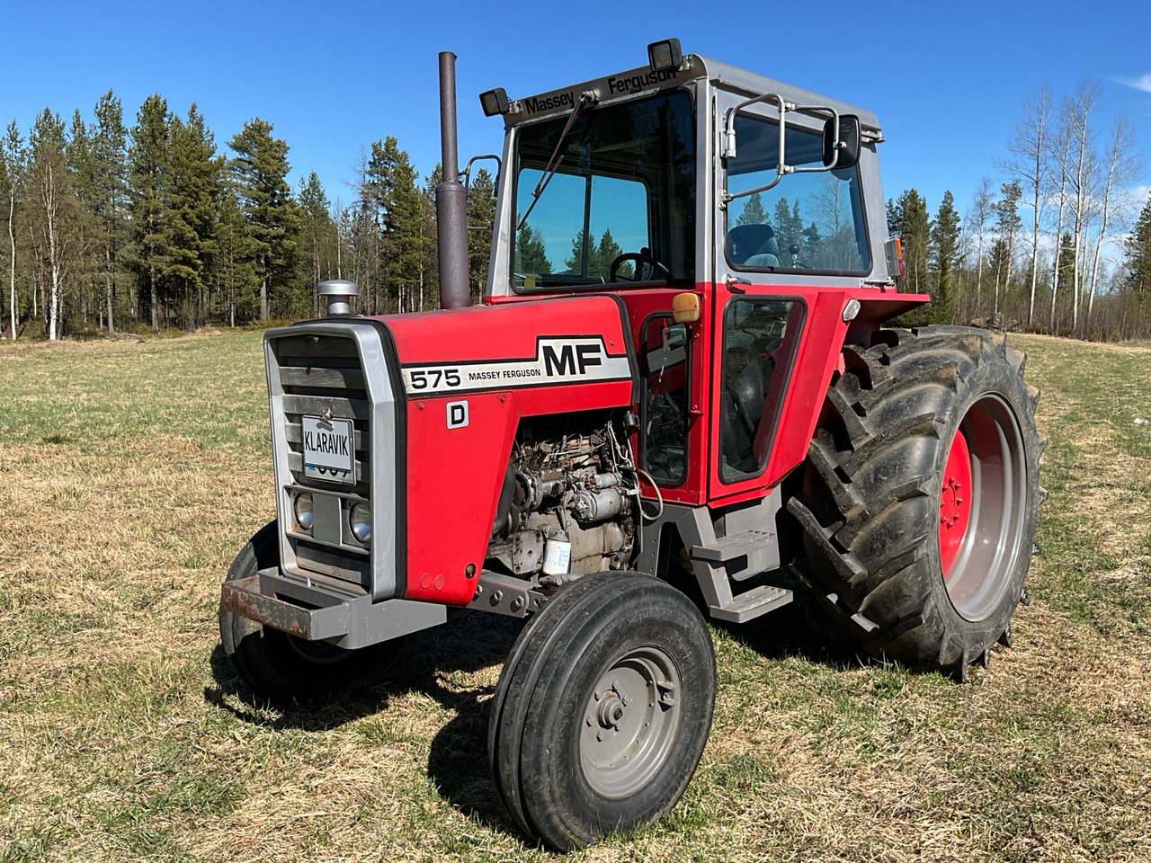 Massey Ferguson 575 - Farm tractor: picture 1 Massey Ferguson 575 - Farm tractor: picture 1