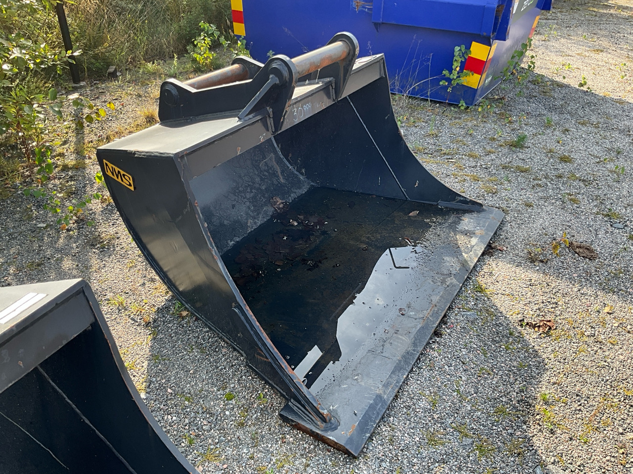 NMS 1100L - Bucket: picture 1 NMS 1100L - Bucket: picture 1