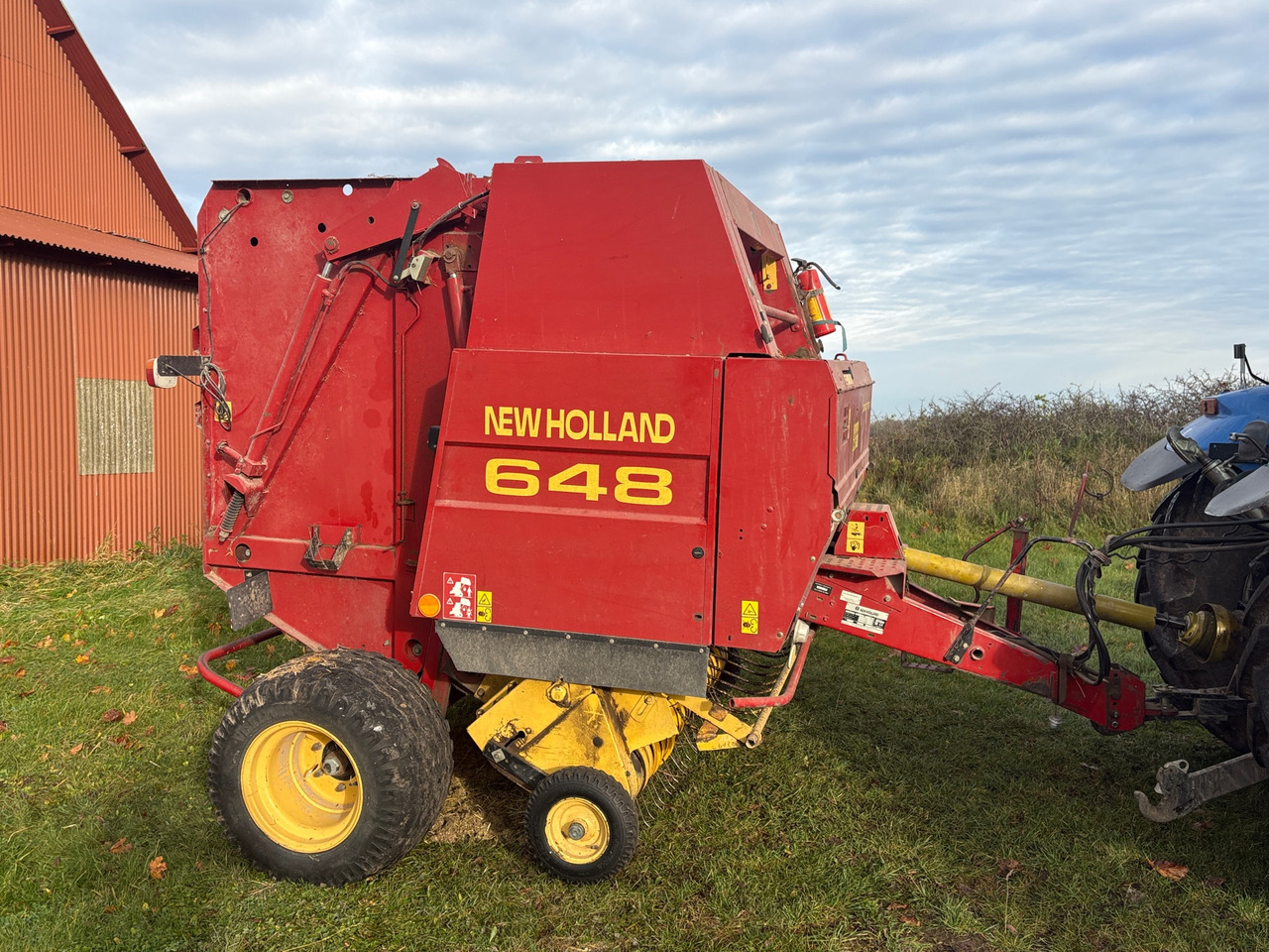 New Holland 648 - Round baler: picture 1 New Holland 648 - Round baler: picture 1