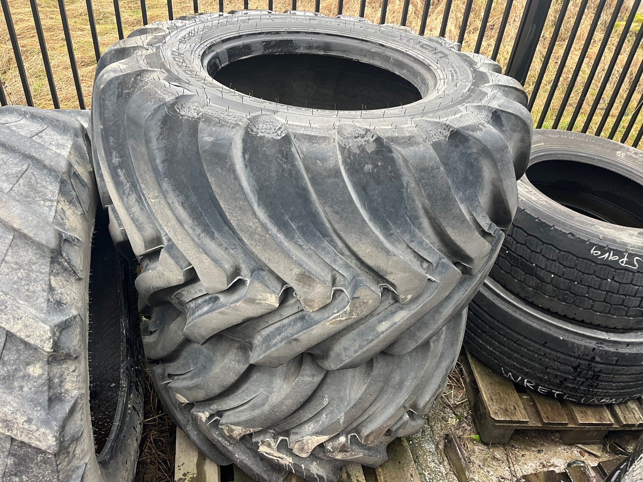 Nokian 650/45-22,5 - Tire for Construction machinery: picture 1 Nokian 650/45-22,5 - Tire for Construction machinery: picture 1