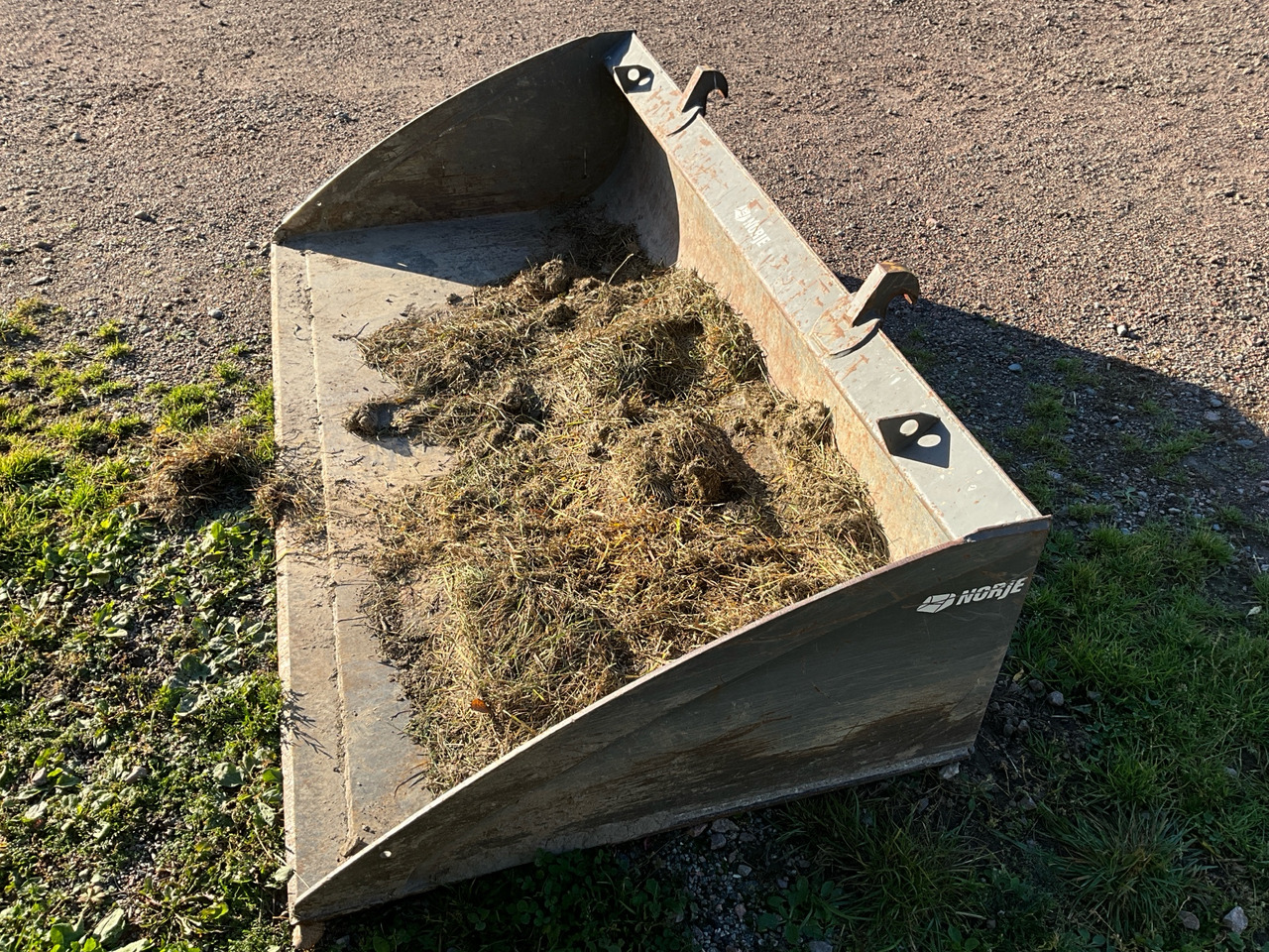Norje 220cm - Bucket for Agricultural machinery: picture 1 Norje 220cm - Bucket for Agricultural machinery: picture 1