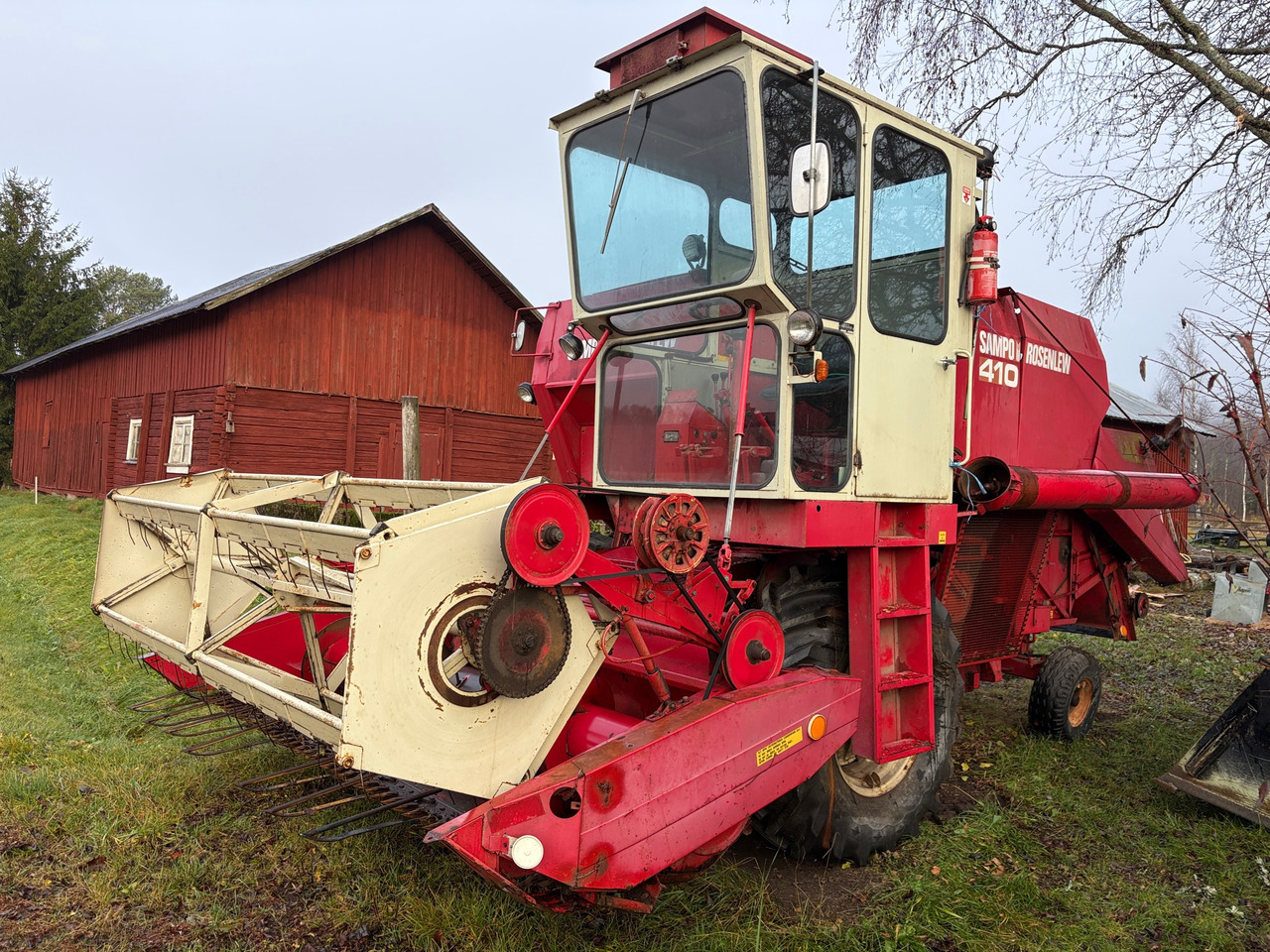 Sampo Rosenlew 410 - Combine harvester: picture 1 Sampo Rosenlew 410 - Combine harvester: picture 1