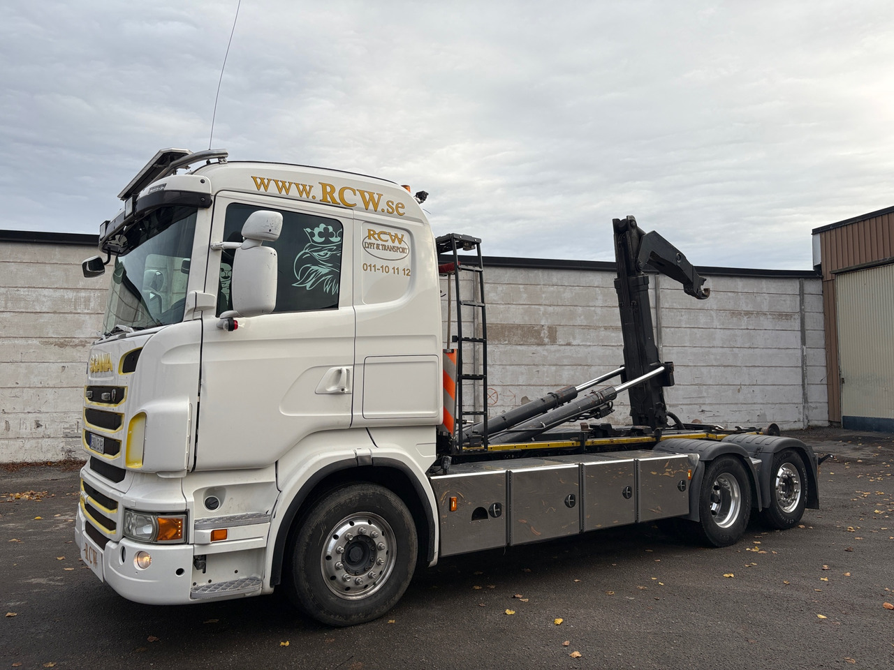 Scania R440 - Hook lift truck: picture 1 Scania R440 - Hook lift truck: picture 1