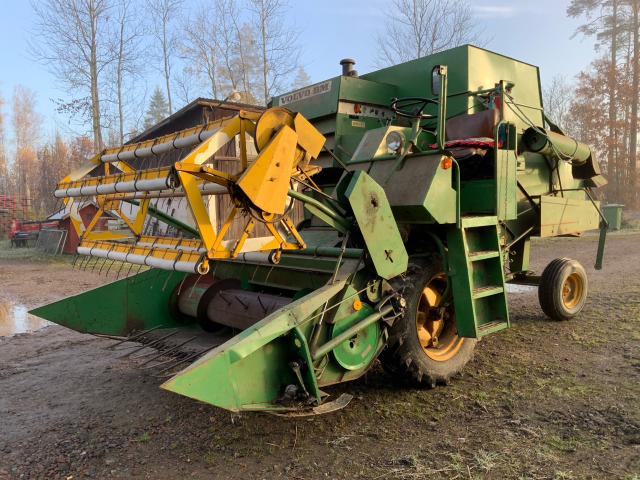 Volvo BM Aktiv 800 - Combine harvester: picture 1 Volvo BM Aktiv 800 - Combine harvester: picture 1