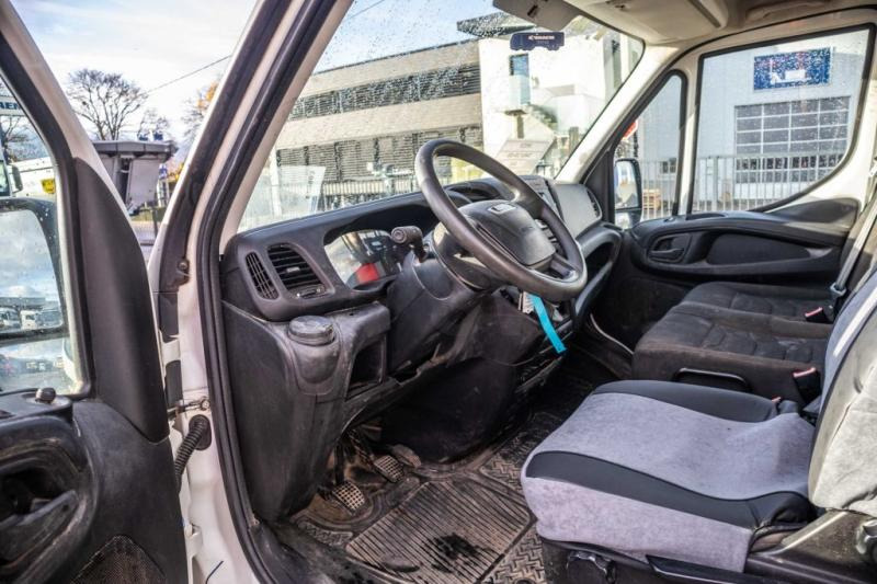 Interior photo 1: Leasing of Iveco DAILY 35C150-DOKA Iveco DAILY 35C150-DOKA