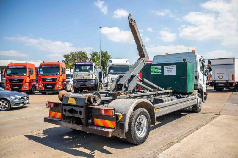 Mercedes ATEGO 1222 K - Hook lift truck: picture 3 Mercedes ATEGO 1222 K - Hook lift truck: picture 3