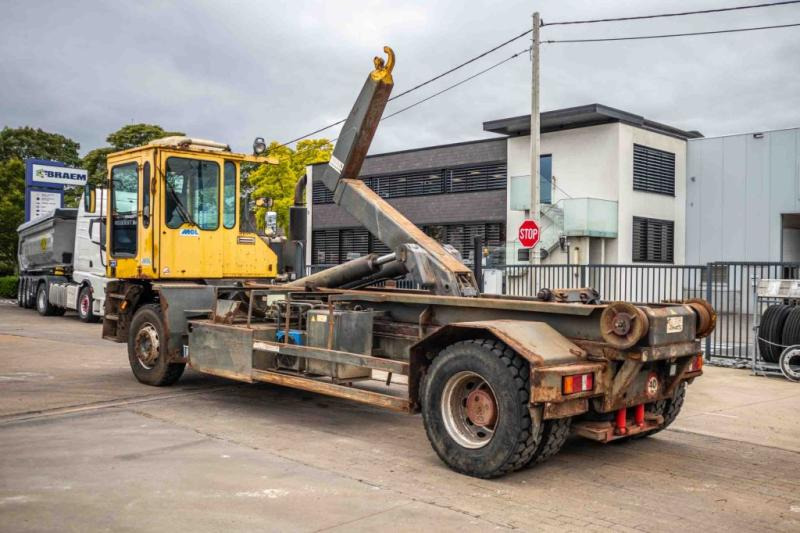 Mol MOL-CT 200 - 8248 H - Hook lift truck: picture 4 Mol MOL-CT 200 - 8248 H - Hook lift truck: picture 4