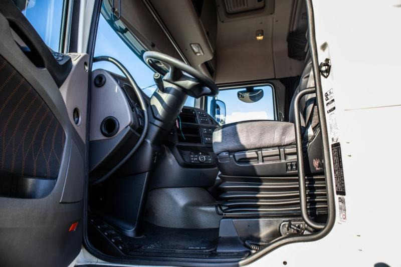 DAF XF 450-6X2 - Tractor unit: picture 5 DAF XF 450-6X2 - Tractor unit: picture 5