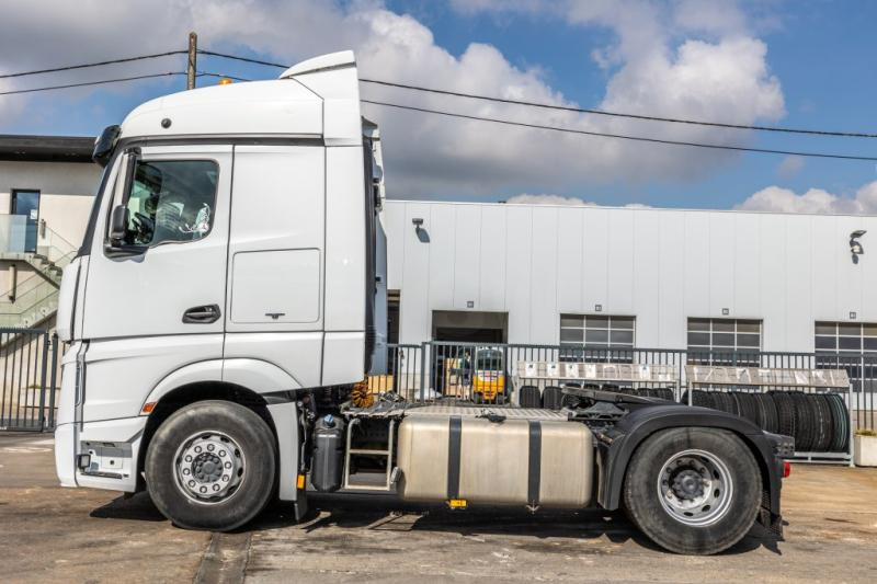 Mercedes ACTROS 1945 (1845) LS - Tractor unit: picture 3 Mercedes ACTROS 1945 (1845) LS - Tractor unit: picture 3