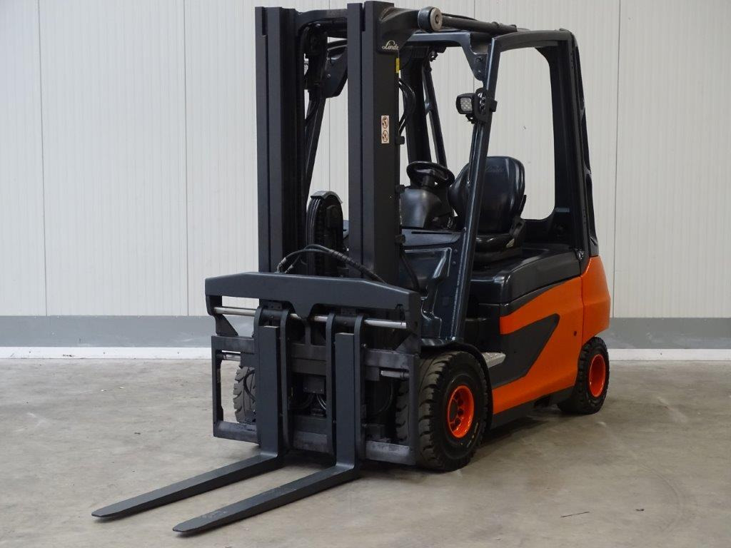 Linde E30-01 - TRIPLEX - Electric forklift: picture 1 Linde E30-01 - TRIPLEX - Electric forklift: picture 1