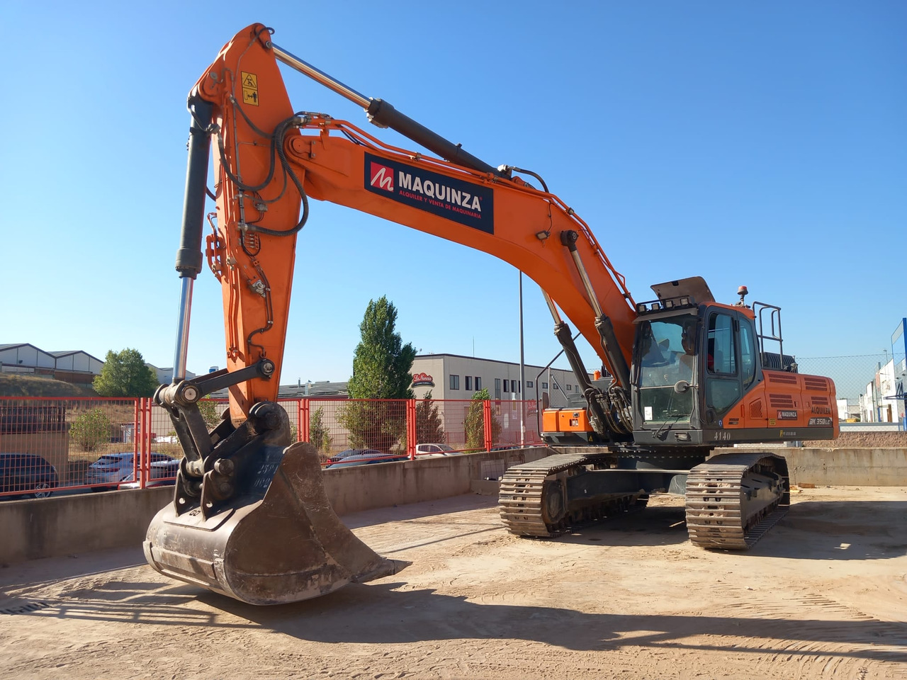 Crawler excavator DOOSAN DX350LC-7: picture 8