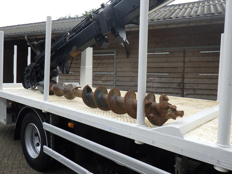 Iveco EuroCargo 140 140-250 / 6 cilinder / Manual /Bladgeveerd / Hiab X-HIDUO 158 Radiografisch / Drilling / Winch - Crane truck: picture 5 Iveco EuroCargo 140 140-250 / 6 cilinder / Manual /Bladgeveerd / Hiab X-HIDUO 158 Radiografisch / Drilling / Winch - Crane truck: picture 5