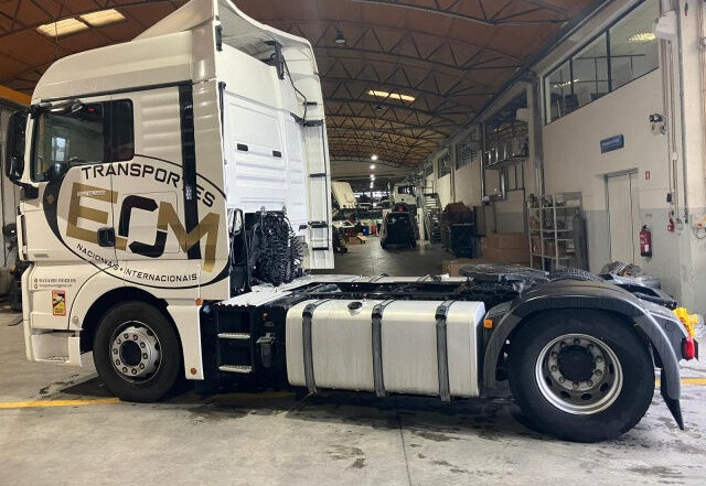 MAN TGX 18.500 4X2 BLS - Tractor unit: picture 3 MAN TGX 18.500 4X2 BLS - Tractor unit: picture 3