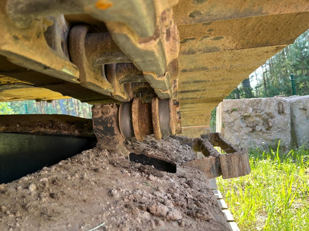 Crawler excavator Komatsu PC 170 LC-10: picture 6