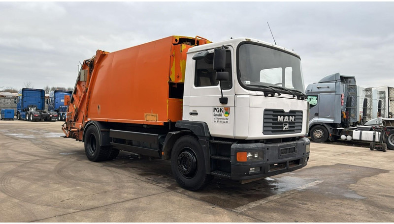 MAN 18.285 (GARBAGE TRUCK / TOP CONDITION / 6 CYLINDER / MANUAL GEARBOX) - Garbage truck: picture 3 MAN 18.285 (GARBAGE TRUCK / TOP CONDITION / 6 CYLINDER / MANUAL GEARBOX) - Garbage truck: picture 3