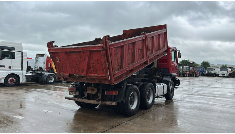 MAN 26.403 (STEEL SUSPENSION / VERY CLEAN / 6 CYLINDER / BIG AXLE / EURO 2) - Tipper: picture 4 MAN 26.403 (STEEL SUSPENSION / VERY CLEAN / 6 CYLINDER / BIG AXLE / EURO 2) - Tipper: picture 4