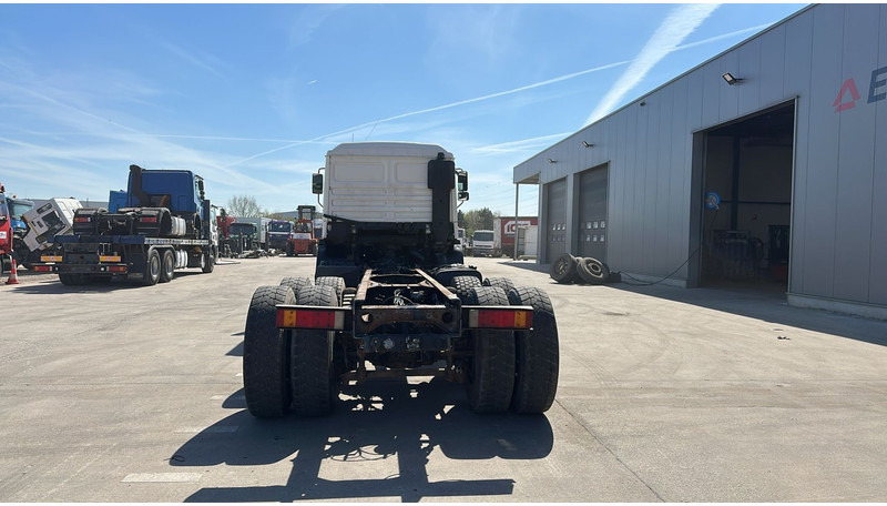 MAN 33.464 (6 CYLINDER / EURO 2 / SEMI MANUAL PUMP / BIG AXLE / STEEL SUSP. / LAMES) - Cab chassis truck: picture 5 MAN 33.464 (6 CYLINDER / EURO 2 / SEMI MANUAL PUMP / BIG AXLE / STEEL SUSP. / LAMES) - Cab chassis truck: picture 5