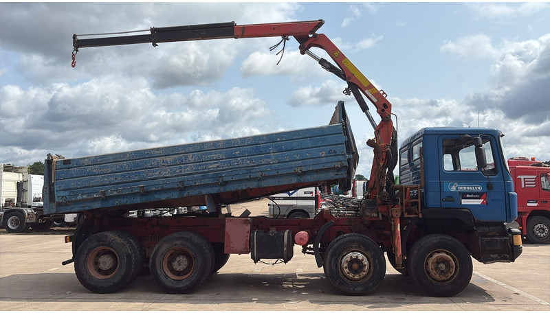 MAN 35.362 (6 CYLINDER / MANUAL PUMP / 8X4 / FALFINGER CRANE PK80 / STEEL SUSP.) - Tipper, Crane truck: picture 5 MAN 35.362 (6 CYLINDER / MANUAL PUMP / 8X4 / FALFINGER CRANE PK80 / STEEL SUSP.) - Tipper, Crane truck: picture 5