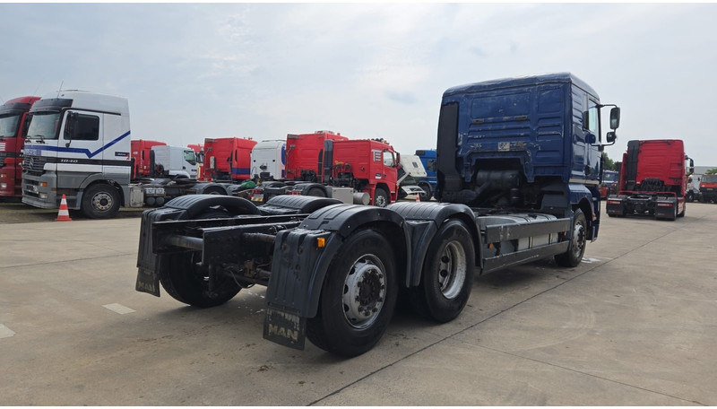 MAN TGA 26.460 (MANUAL PUMP / POMPE MANUELLE / MANUAL GEARBOX / BOITE MANUELLE / 6X2 / FRONT STEEL / DEVANT LAMES) - Cab chassis truck: picture 5 MAN TGA 26.460 (MANUAL PUMP / POMPE MANUELLE / MANUAL GEARBOX / BOITE MANUELLE / 6X2 / FRONT STEEL / DEVANT LAMES) - Cab chassis truck: picture 5
