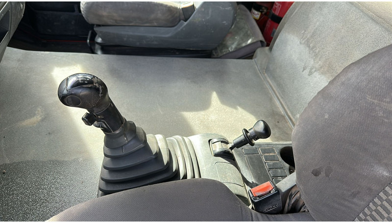 Hook lift truck MAN TGA 33.360 (MANUAL GEARBOX / BELGIAN TRUCK / 6X4 / BIG AXLE / SEMI MANUAL PUMP): picture 19