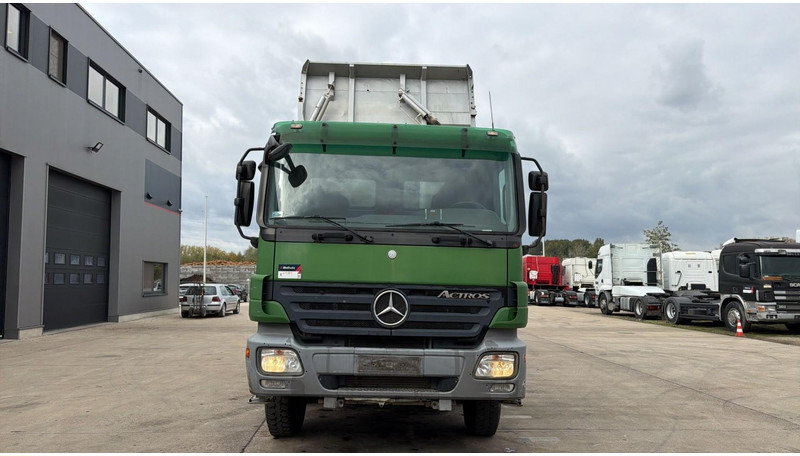 Mercedes-Benz Actros 3246 (EPS / LAMES / GRAND PONT / V6 / MP2 / 3 PEDALES) - Tipper: picture 2 Mercedes-Benz Actros 3246 (EPS / LAMES / GRAND PONT / V6 / MP2 / 3 PEDALES) - Tipper: picture 2