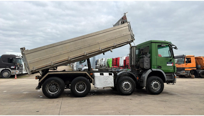 Mercedes-Benz Actros 3246 (EPS / LAMES / GRAND PONT / V6 / MP2 / 3 PEDALES) - Tipper: picture 3 Mercedes-Benz Actros 3246 (EPS / LAMES / GRAND PONT / V6 / MP2 / 3 PEDALES) - Tipper: picture 3