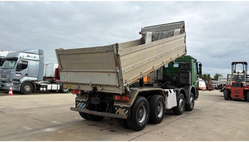 Mercedes-Benz Actros 3246 (EPS / LAMES / GRAND PONT / V6 / MP2 / 3 PEDALES) - Tipper: picture 4 Mercedes-Benz Actros 3246 (EPS / LAMES / GRAND PONT / V6 / MP2 / 3 PEDALES) - Tipper: picture 4