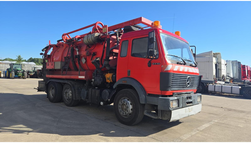 Mercedes-Benz SK 2435 (15.000 L / V8 AVEC 2X TURBO / BOITE MANUELLE / TRES BONNE ETAT / GRAND PONT) - Vacuum truck: picture 3 Mercedes-Benz SK 2435 (15.000 L / V8 AVEC 2X TURBO / BOITE MANUELLE / TRES BONNE ETAT / GRAND PONT) - Vacuum truck: picture 3