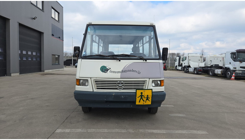 Mercedes-Benz Vario 614 (BELGIAN BUS / 34 SEATS / MANUAL PUMP / LAMES / STEEL SUSP.) - City bus: picture 3 Mercedes-Benz Vario 614 (BELGIAN BUS / 34 SEATS / MANUAL PUMP / LAMES / STEEL SUSP.) - City bus: picture 3