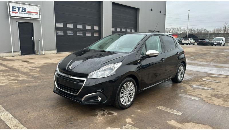 Peugeot 208 (BELGIAN CAR / AIRCO / 5 DOORS / PETROL) - Hatchback: picture 1 Peugeot 208 (BELGIAN CAR / AIRCO / 5 DOORS / PETROL) - Hatchback: picture 1