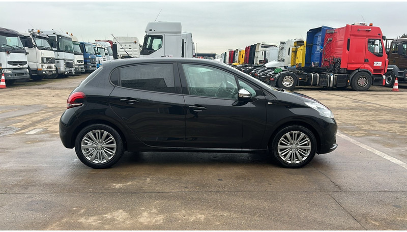 Peugeot 208 (BELGIAN CAR / AIRCO / 5 DOORS / PETROL) - Hatchback: picture 4 Peugeot 208 (BELGIAN CAR / AIRCO / 5 DOORS / PETROL) - Hatchback: picture 4