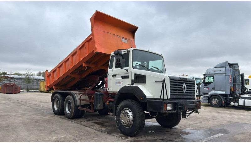 Renault C 300 (PARFAIT ETAT / LAMES / GRAND PONT / POMPE MANUELLE / MANUAL PUMP / PERFECT CONDITION !!!) - Tipper: picture 3 Renault C 300 (PARFAIT ETAT / LAMES / GRAND PONT / POMPE MANUELLE / MANUAL PUMP / PERFECT CONDITION !!!) - Tipper: picture 3